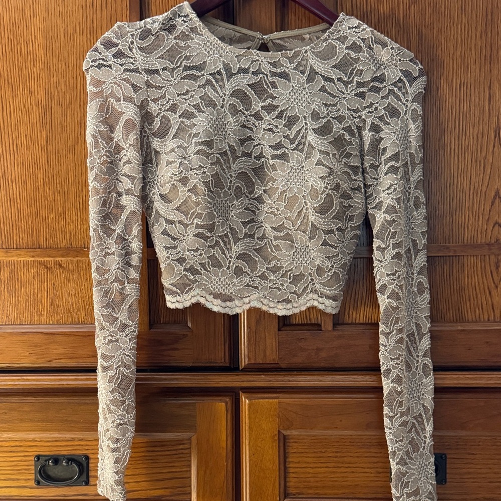 City Studio Gold Lace Crop Top Formal Holiday Built-in-Bra Sparkly Shimmer Party